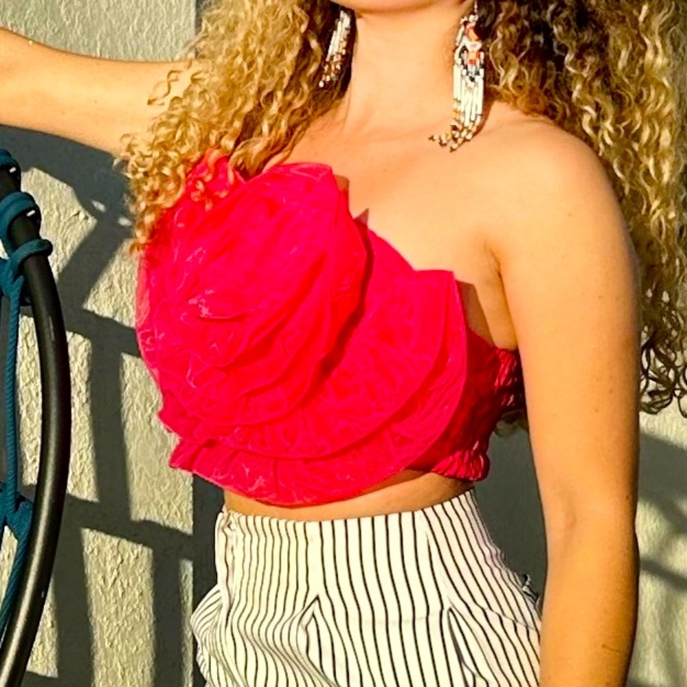 Stunning FLOWER TOP
